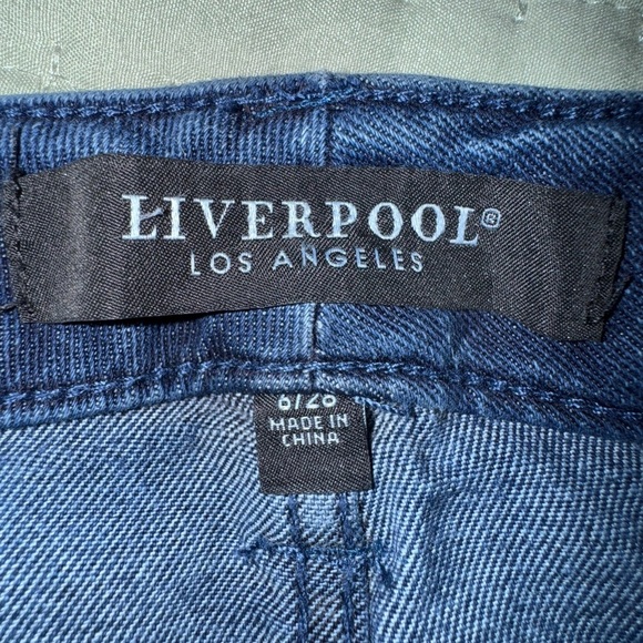 Liverpool Hannah Crop Flare Women's Jeans. Size 6/28. EUC - Picture 5 of 9